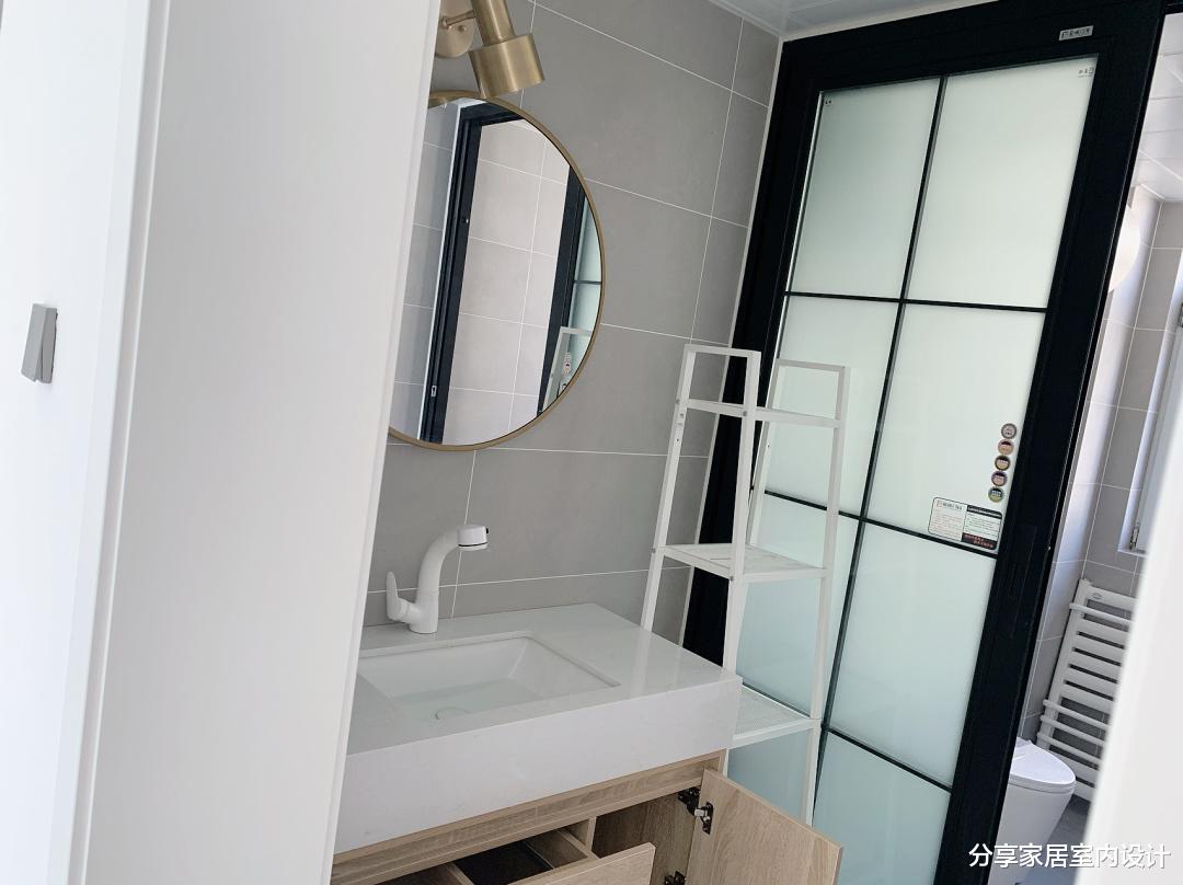 |终于装修完工，不做电视墙，只刮大白墙，这就是一家人都期待的家