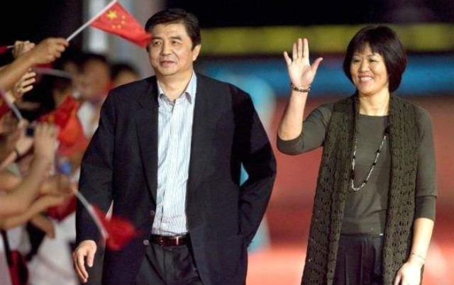 男排|郎平接班人杀出两匹黑马:一人曾是队内大姐大,一人堪称男排郎平