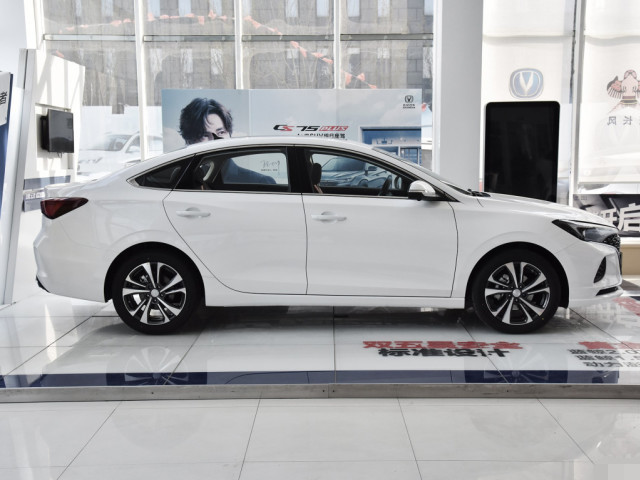 长安逸动|长安逸动挤进6月榜单前十！不到6.5万就提车，还要啥宝来