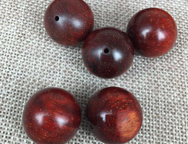 紫檀手串|注意了：点状分布的假金星紫檀手串你手上有没有？