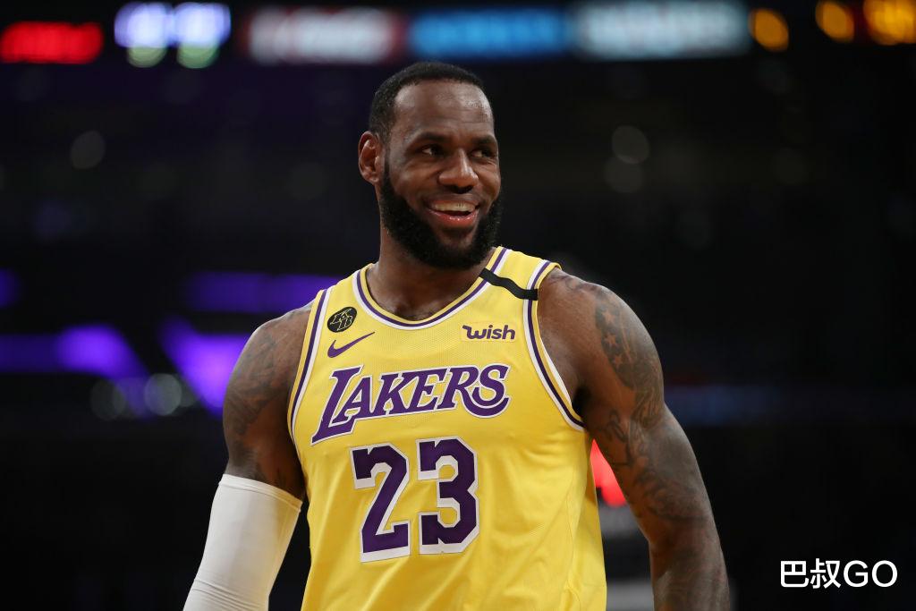 「湖人队」一夜3消息!字母哥示好湖人,米切尔疯狂庆祝,戴维斯正式脱险