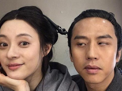 「娱乐圈」娱乐圈很恩爱的4对夫妻,最后一对为了不离婚,将结婚证都撕了!