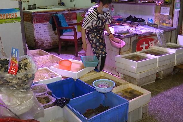 惠州■买虾竟然少了一斤半！贵阳这家海鲜店杀熟？店主：是漏水了