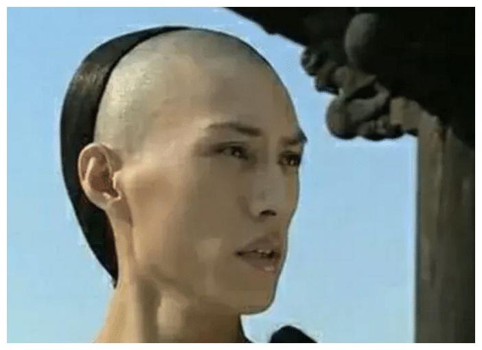 『靳东』靳东：我出道时还没宋小宝帅！开始没人信，看完旧照后：大实话