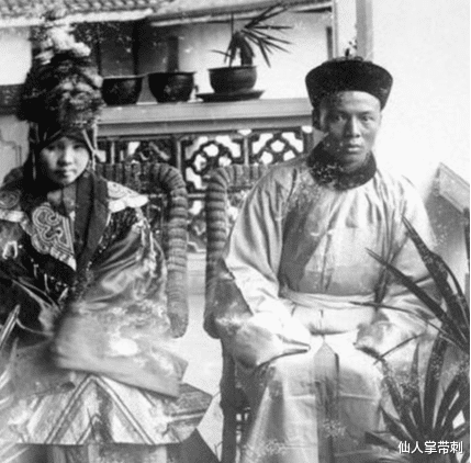 结婚照|一组百年前的结婚照：图3是王爷迎娶福晋，图9童养媳看了心酸！