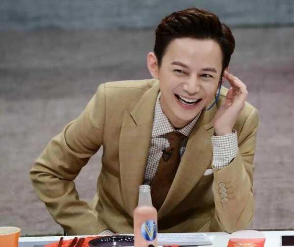 【】领导说“辛苦了”怎么回？回答不辛苦的员工最傻，高情商的这样回