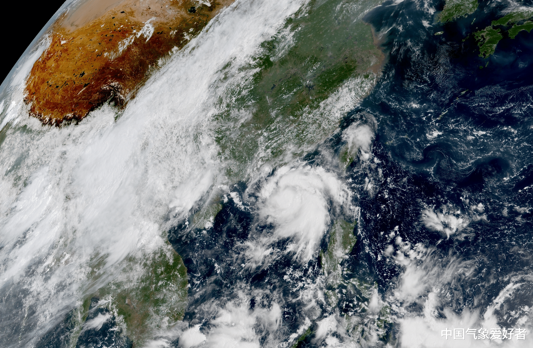 台风|我国东海突然出现多条台风线，超级计算机出错了？分析：值得观察