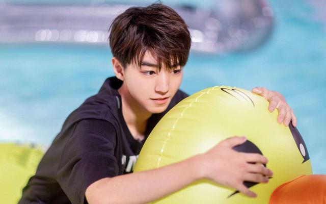 [肖战]明星综艺指数排名，肖战第九，华晨宇第三，榜首实至名归