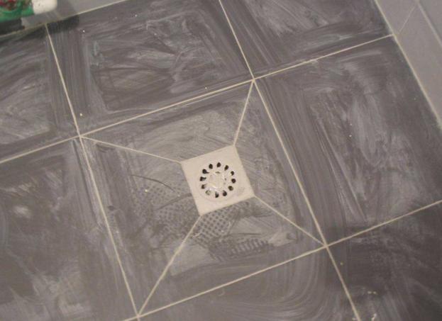 下水管堵塞了怎么办？别花钱找人来疏通了，这样做管用又简单