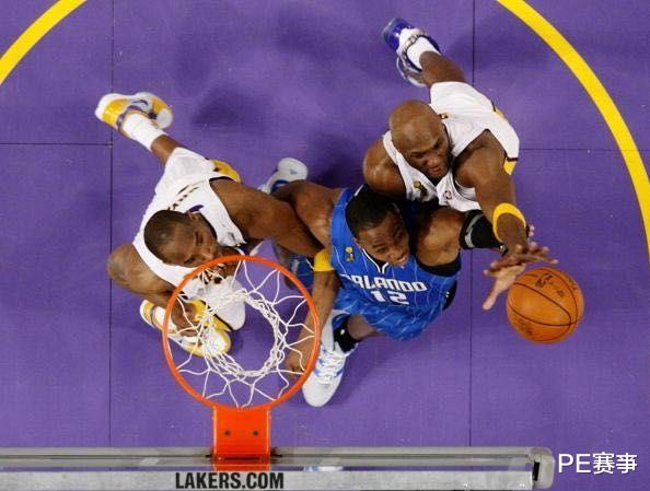 「德怀特·霍华德」霍华德09年总决赛面对湖人场均15+15，错失总冠军冤不冤？