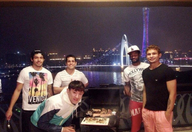 广州恒大|不仅接盘球员？曝恒大8年功勋翻译加入申花！疑与卡纳瓦罗闹翻离职