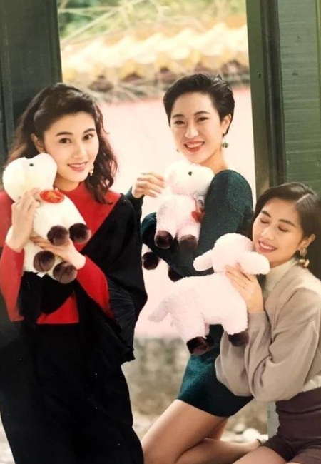 陈法蓉|陈法蓉：为刘德华退赛环球小姐，4段感情坎坷，54岁现状如何