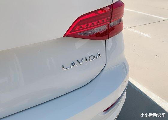 大众汽车|2021款大众朗逸到店,换装新款车标,中控更高级,1.4T爆150马力