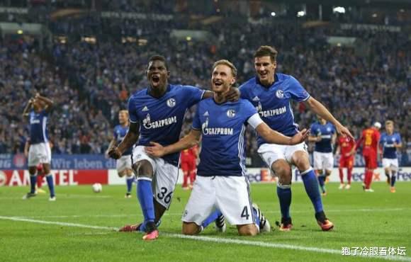 沙尔克04■被病毒击垮！百年豪门巨亏1.7亿濒临破产 去年还是欧冠16强