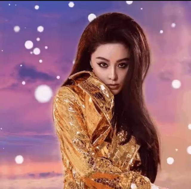 范冰冰▲恭喜39岁范冰冰拍日本杂志完满成功，广告铺满街道，但尺度略大！