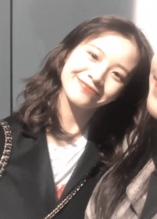 谋女郎|这位00后谋女郎，资源好到爆