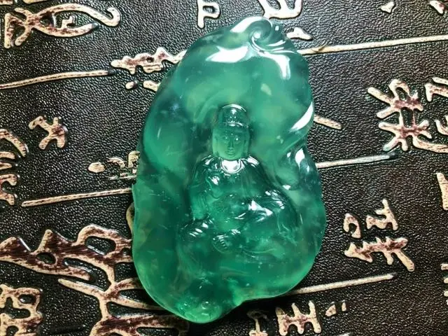 翡翠：切涨的木那翡翠原石，看着都流口水，太棒了！