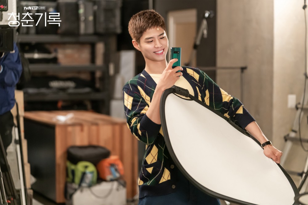 朴宝剑|朴宝剑、朴素丹《青春纪录》约会直击，钢琴之吻剧照来啦！