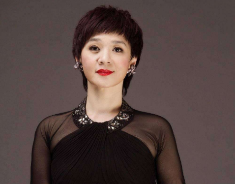 柯以敏|最膨胀导师——在节目中里对选手大骂，遭封杀后哭着道歉为时已晚