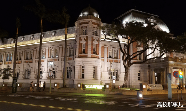 教师|大学选择这4大专业,即使不是师范生,也能轻松当老师,重点关注