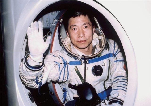 杨利伟@杨利伟背后的女人：如果没有她，杨利伟成不了中国“航天第一人”