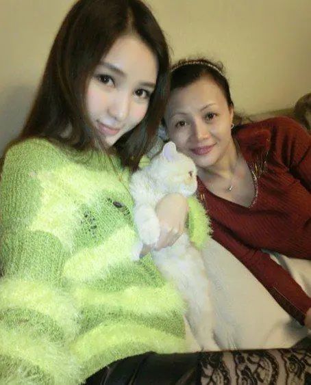 郭美美|说好了改过自新？如今再炫富，5年牢狱不长记性？