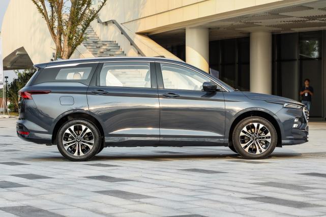 五菱|3天订单破6000，GL8的档次，8.98万，这款MPV未上市就成爆款