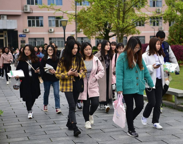 ##专科院校大部分叫“职业技术学院”,感觉档次很低,为何却不改名