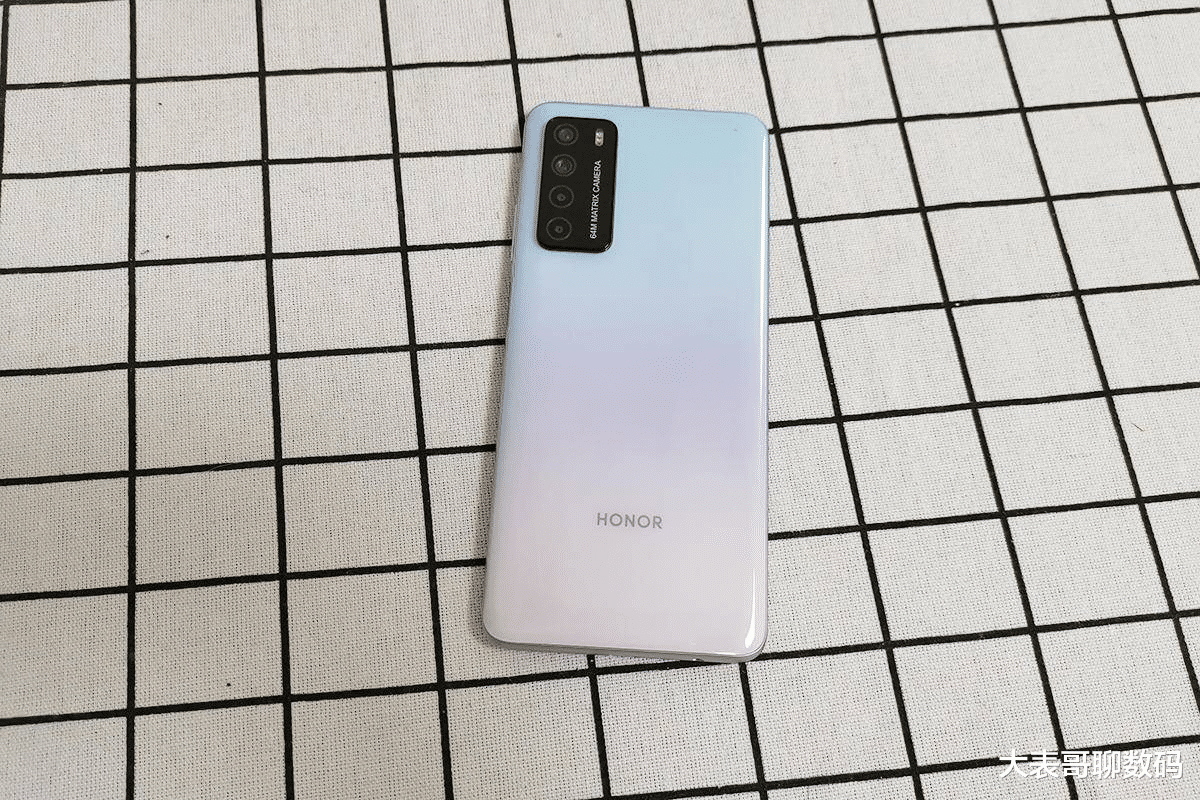 红米手机|当下最划算的4款千元机，都是极致性价比，用三年也不过时！