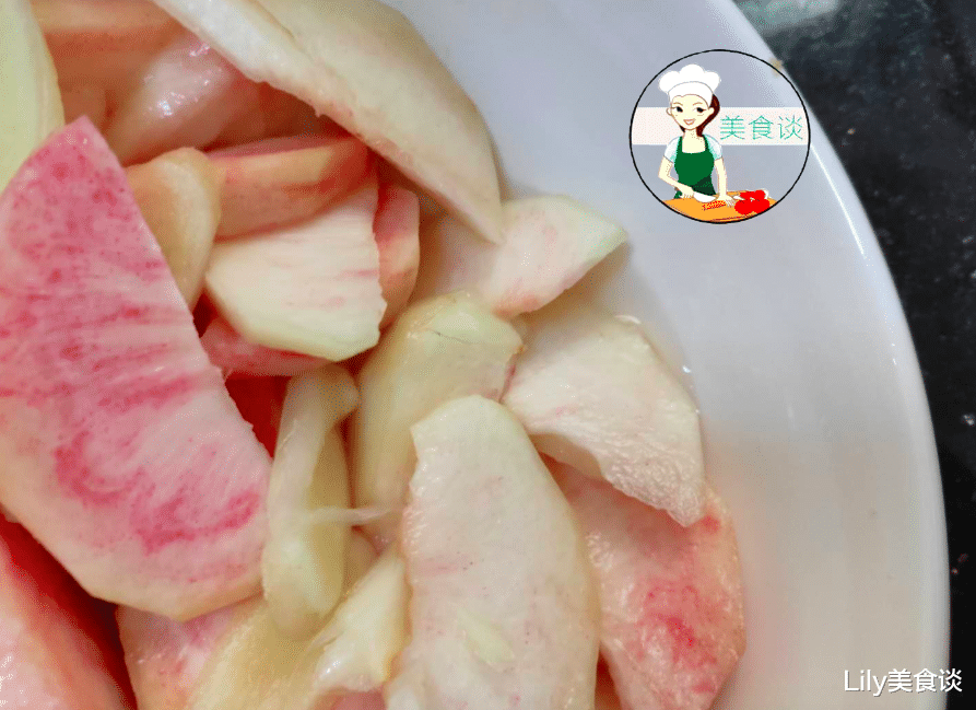 紫苏|立秋后遇上此果别放过，2块1斤，铁是苹果的3倍，常吃可预防贫血