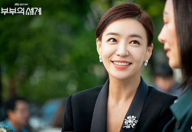 「夫妻的世界」《夫妻的世界》看完剧中演员年龄,只能说一句:致敬老英雄