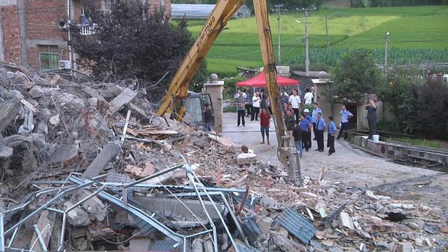 清朗天空|三明这栋“黑老大”的豪宅被依法强拆!