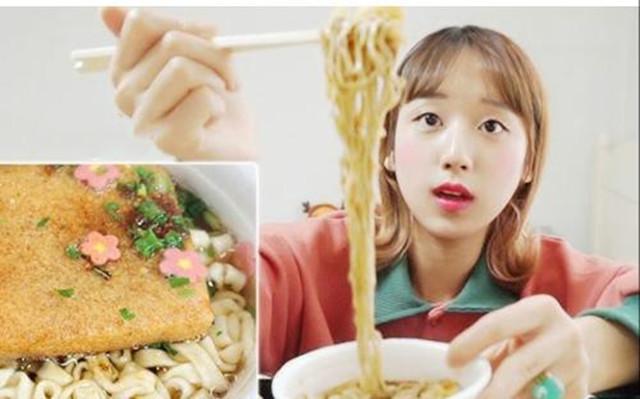 火锅底料|“网红大胃王”居然这么虚假，龙虾是塑料的，火锅底料是蛋糕！