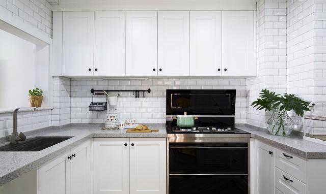 []需要在厨房橱柜里面预留的5个插座位置，别等到用的时候抓瞎