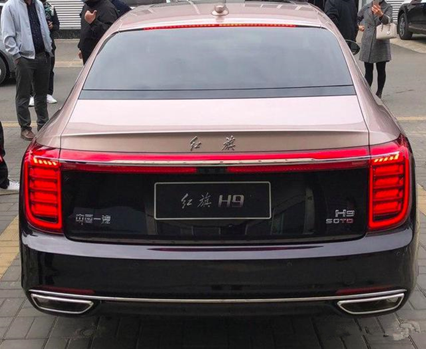 『红旗』红旗又成功了！全新高端H9到店，比宾利气场强10倍，内饰让奔驰羡慕