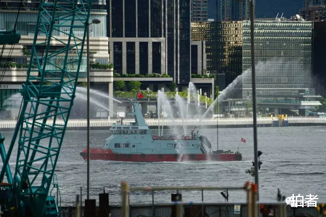 #郑州#渔船巡游!巴士花车!多图直击庆祝香港回归祖国23周年现场