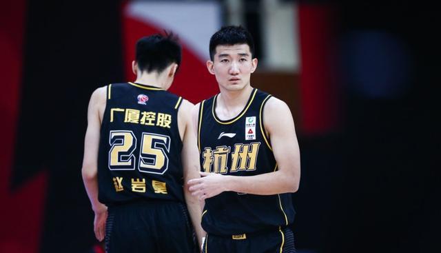 湖人队|拒绝爆冷！广厦3驾马车83+27打疯了，孙铭徽怒砍2双带队杀进前8