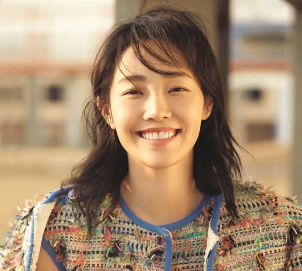 白百何：从被传开除到京圈太子妃，白百何的上位之路，可没你想的那么简单