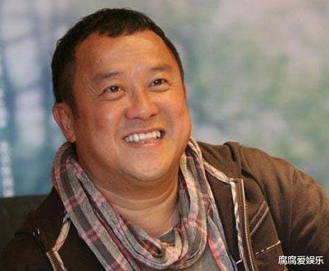 曾志伟|曾志伟被打连缝29针，花100万找凶手，为何一月后容祖儿被约谈？