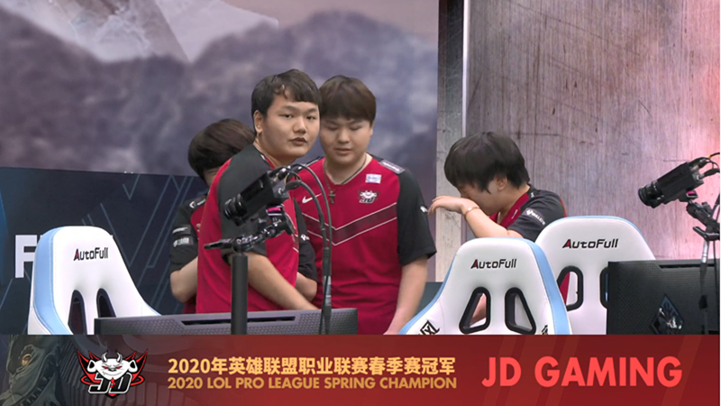 『jdg』太尴尬！继JDG夺冠后，球皇直接被喷上热搜榜四，JDG夺冠热搜已全消！