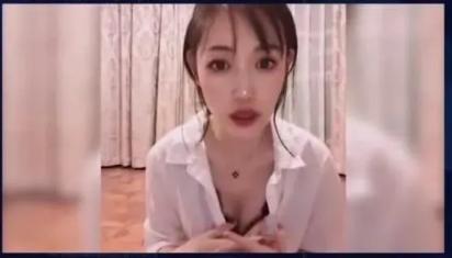 [马蓉]马蓉又出来了，直播内容被举报了，活该