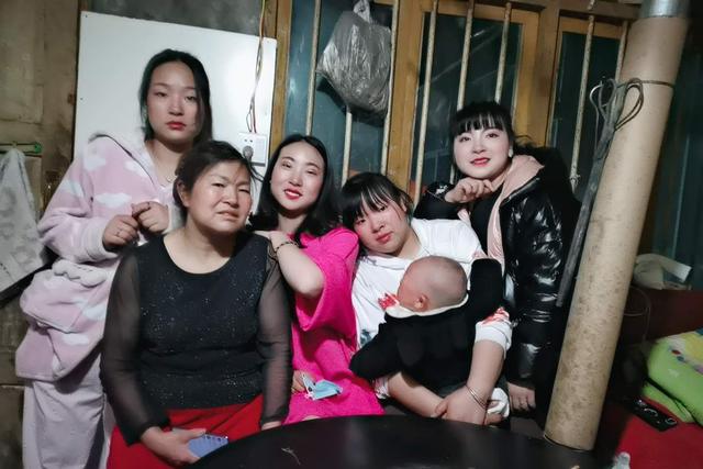 『』女老板养大6个妹妹，向妹夫们喊话：我家虽没男的，但也不好惹