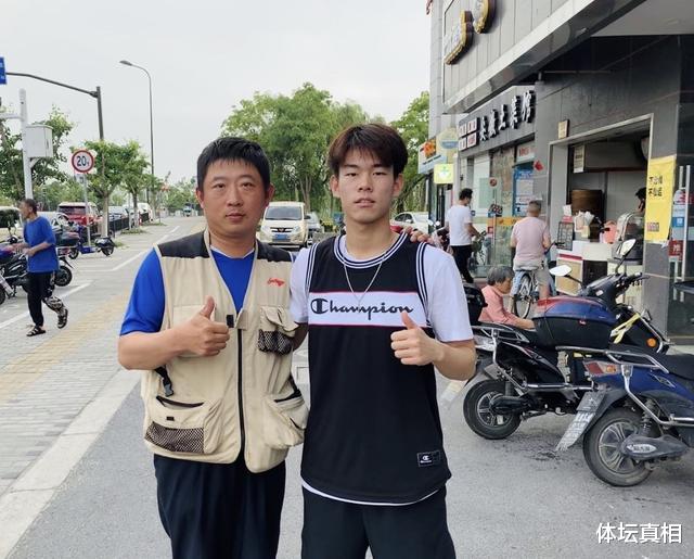 [韩鹏]鲁能16岁天才结束隔离，奔赴国少！将接受“大师叔”韩鹏的指导