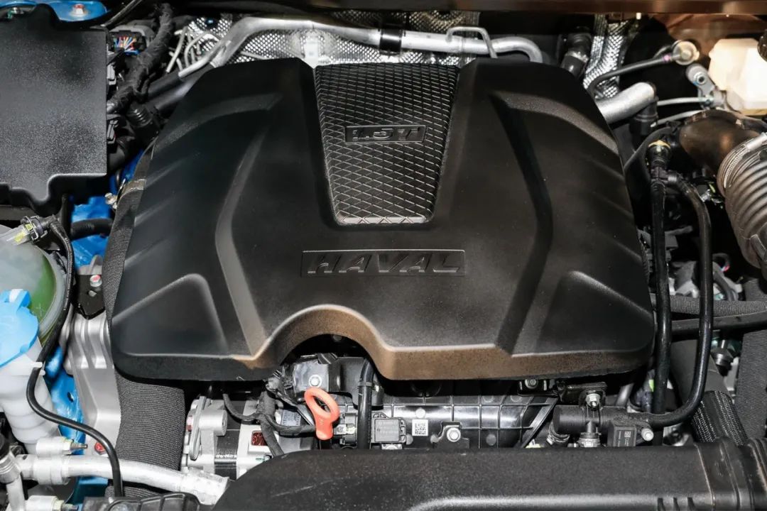 哈弗初恋|哈弗初恋对比长安欧尚X5，这一届年轻人真幸福