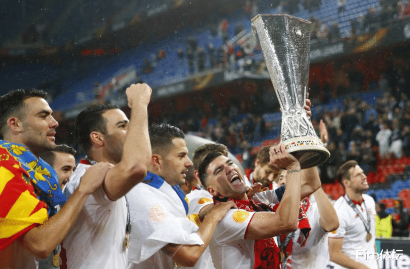 国家荣誉称号|1-0！欧联杯五冠王真神了！扑出点球后上演绝杀，豪取19场不败