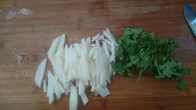 香菜|“天然青霉素”被发现，隔天吃1次，清肺热止咳，冬天要常吃