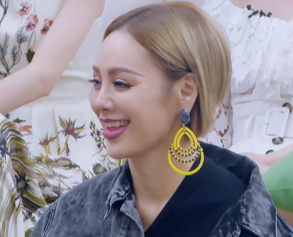 「沙溢」宁静被姐姐们众星捧月,伊能静惨遭忽略拿队友撒气!王丽坤懒理会