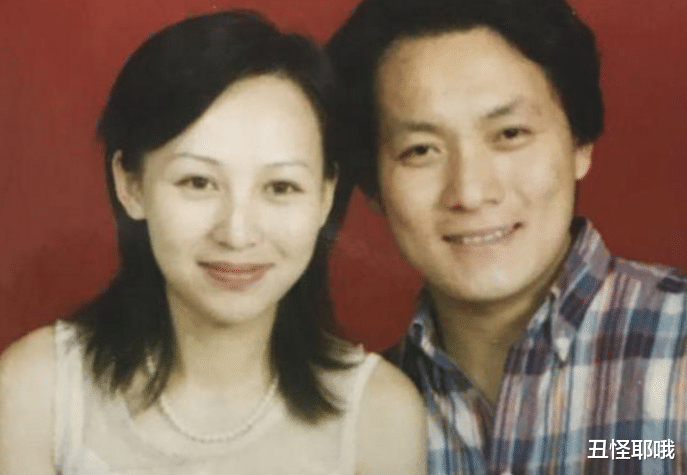 『岳丽娜』?19岁与男友私奔，住地下室裸婚连生三胎，今丈夫用7部剧来捧她