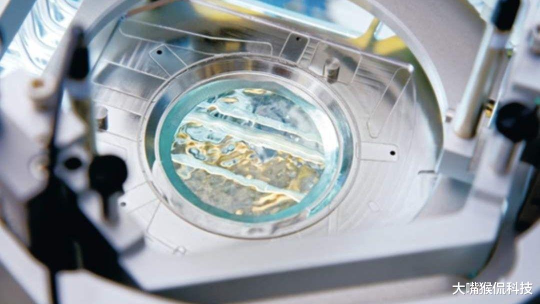 光刻机|给钱都不卖的ASML光刻机,10万多个零件,难道没有一个中国制造?