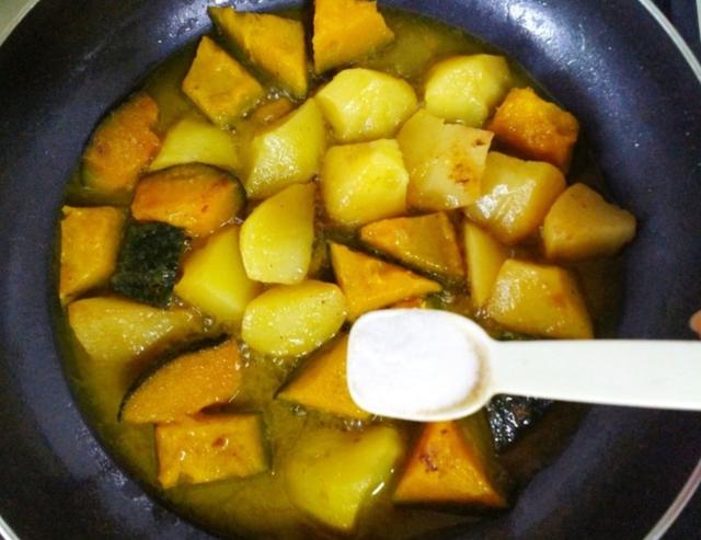 [南瓜]宿便“天敌”终被发现，比土豆营养，便宜实惠，3元钱炒大盘